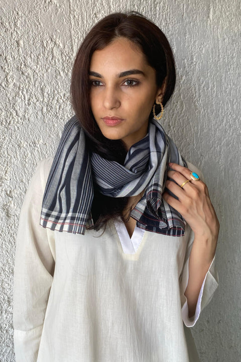 Criss Cross Stripe Scarf