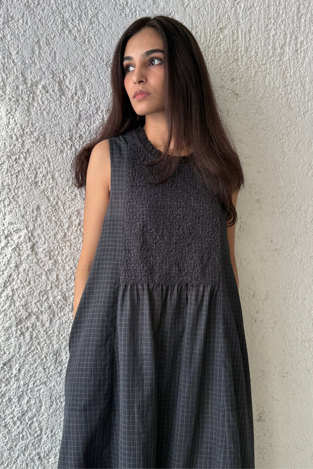 Scrunchy Smock Dress charcoal