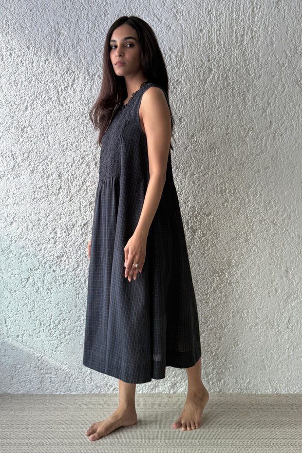 Scrunchy Smock Dress charcoal